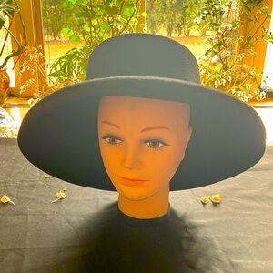 🚨LAST ONE🚨Elegant Black Wool Felt Wide-Brim Hat